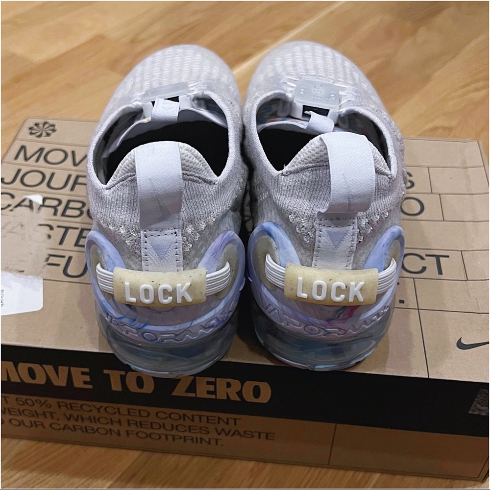 NIKE WHITE AIR VAPORMAX 2020 FLYKNIT SNEAKERS - BRAND NEW IN BOX - Picture 12 of 16
